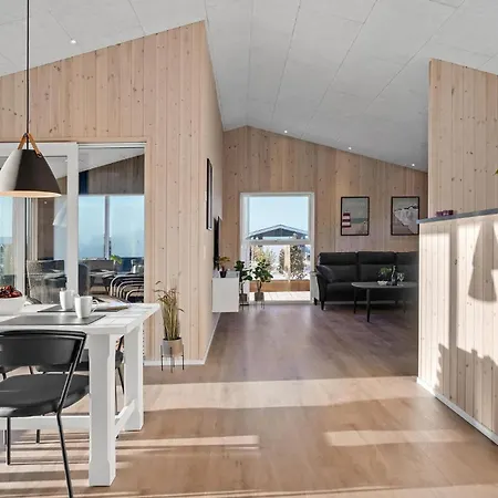 5 Bedroom Cozy In Løkken