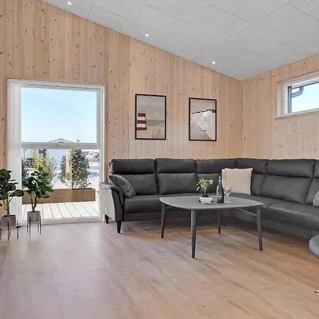Hébergement de vacances 5 Bedroom Cozy In